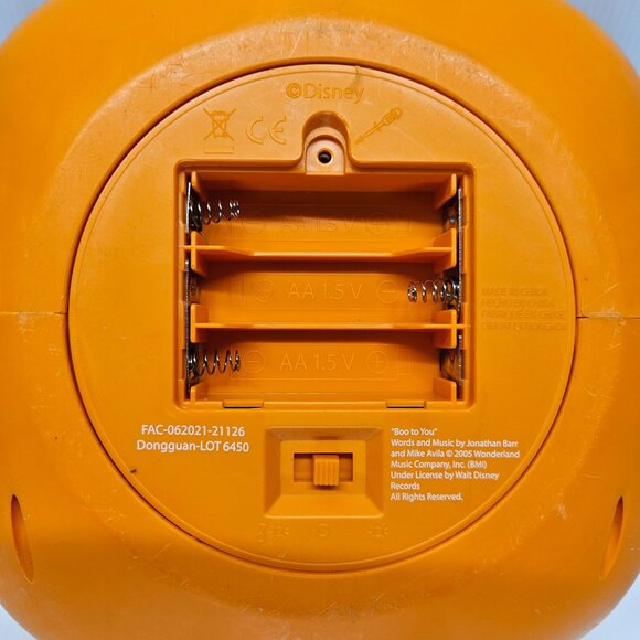 Disney Mickey Mouse Musical Light Up Pumpkin Trick or Treat Bucket - Picture 4 of 4